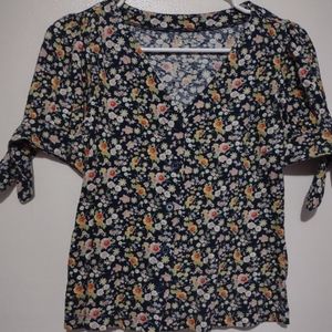 Ann Taylor Loft Floral Short Sleeve Blouse (Woman's XS Petite)